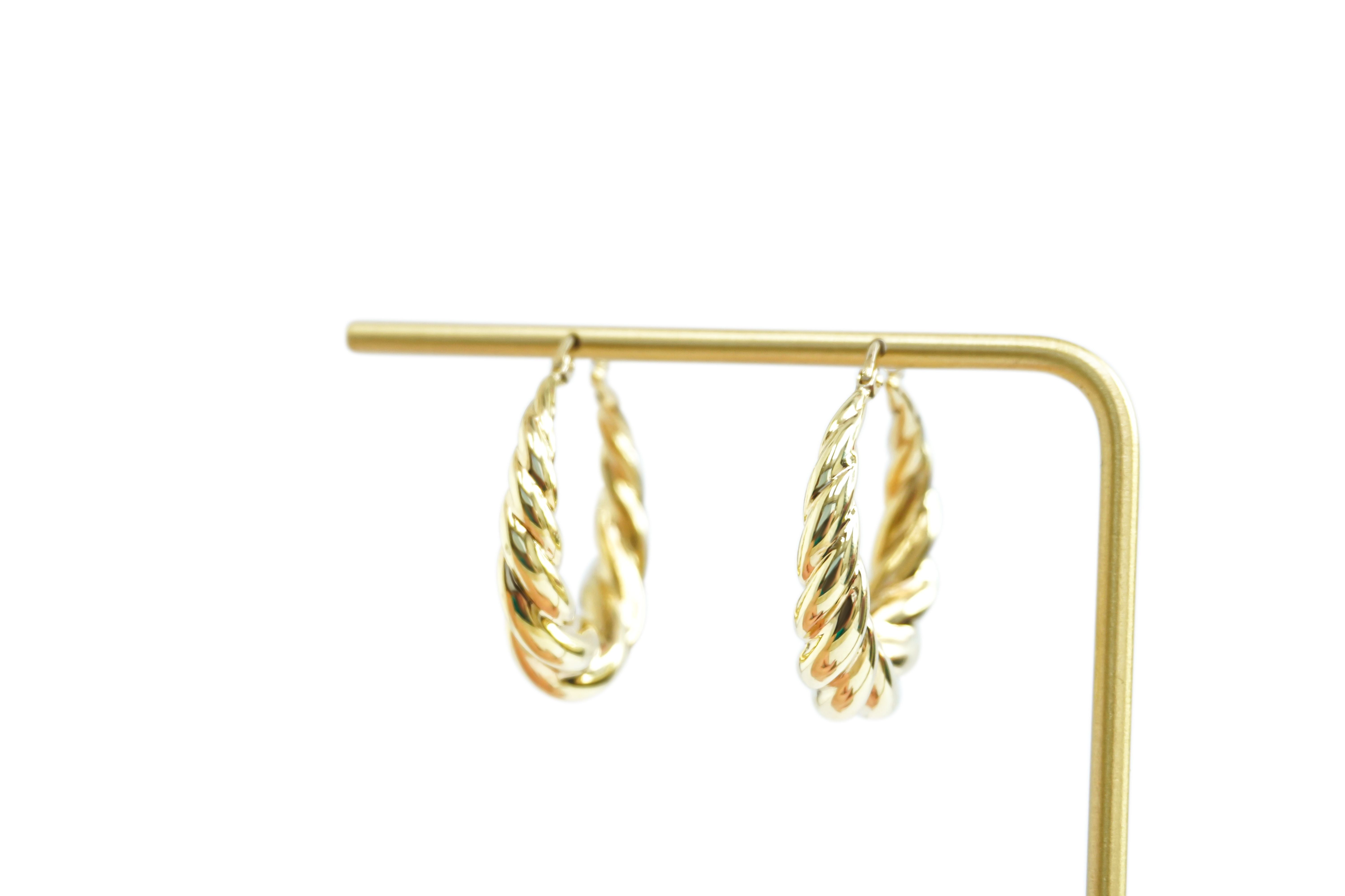 Weaving Hoop Earrings with Ruby Touch