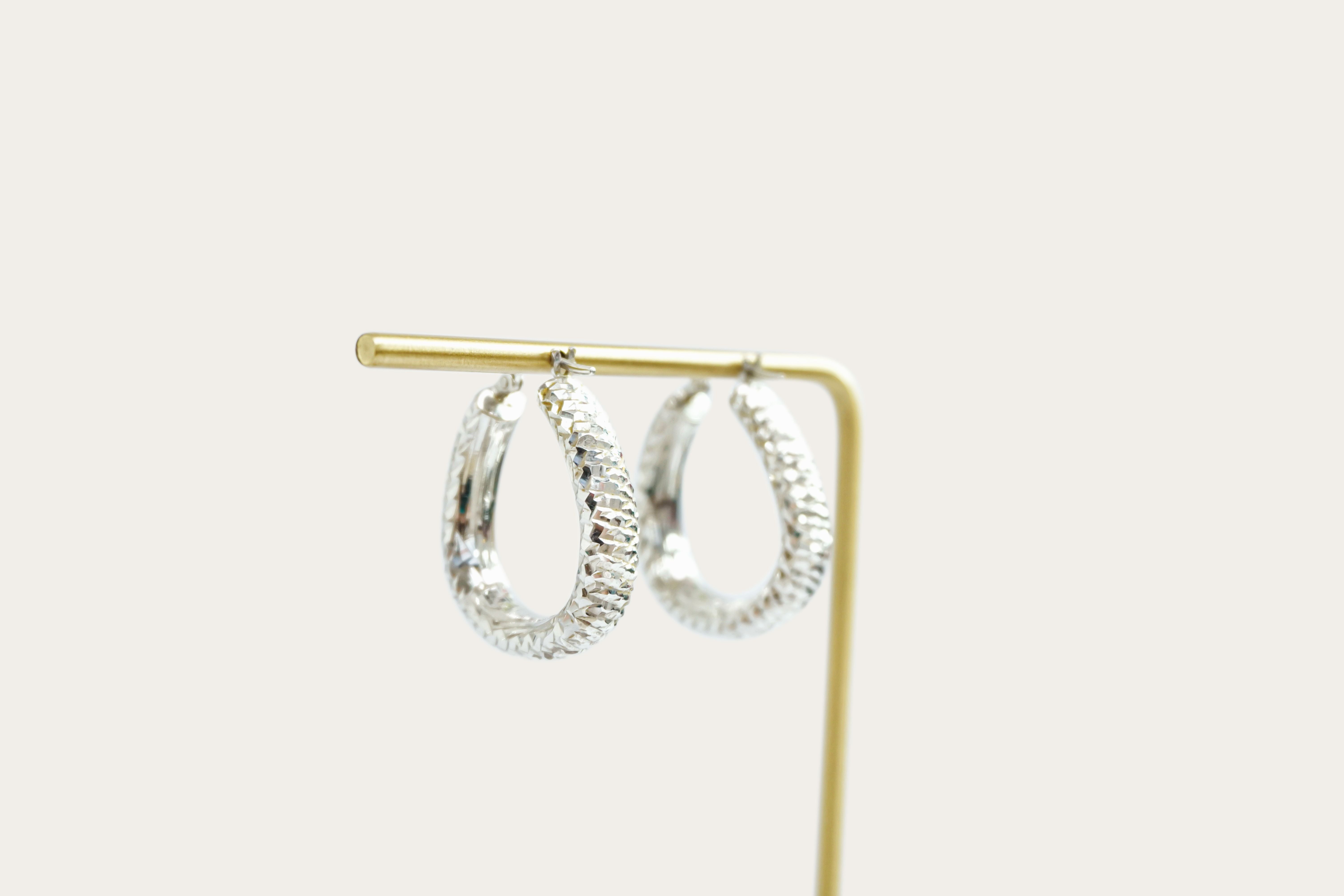 Diamond-cut Oval Hoop Earrings