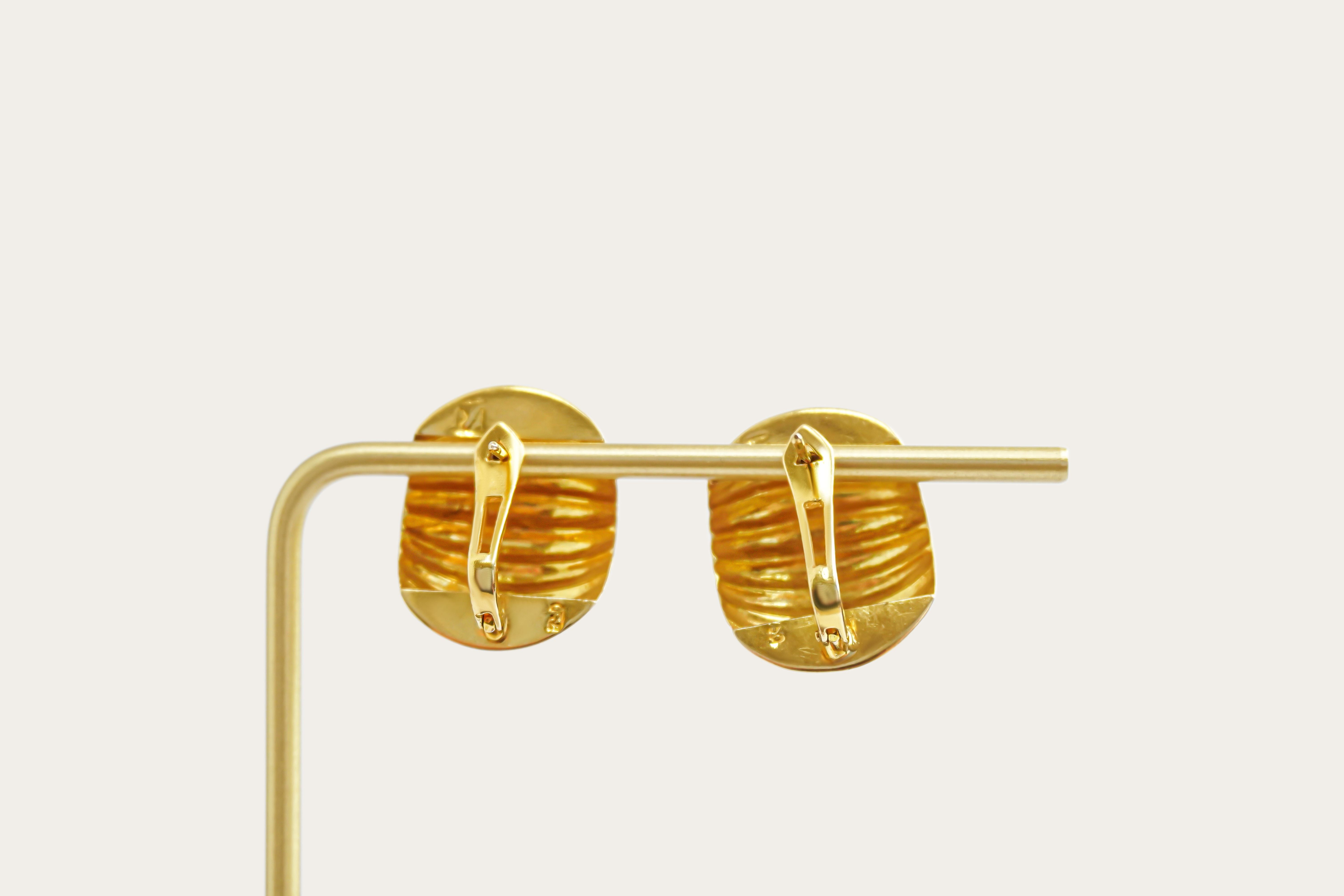 Ribbed Stud Gold Earrings Leverbacks